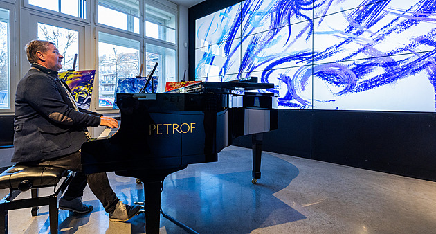Historii klavírů Petrof připomíná nová expozice, hudbu promění na obraz