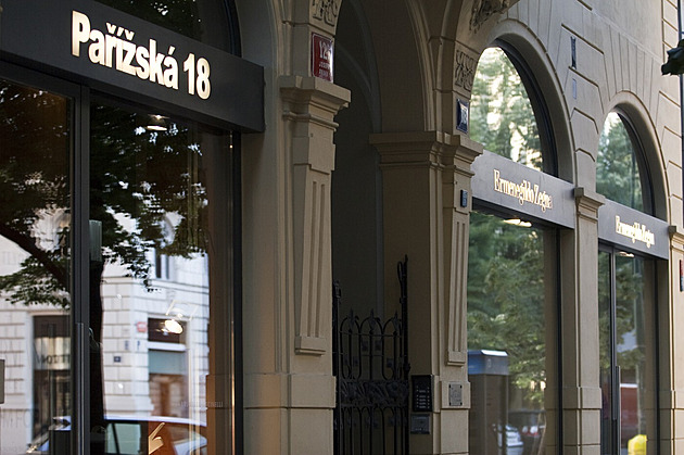 Pařížská je stále ve dvacítce nejdražších nákupních ulic světa. Vede Londýn