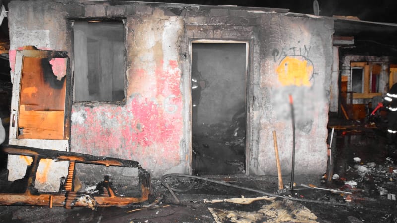 Tragický požár v Kozárovcích: Zemřela matka a tři malé děti