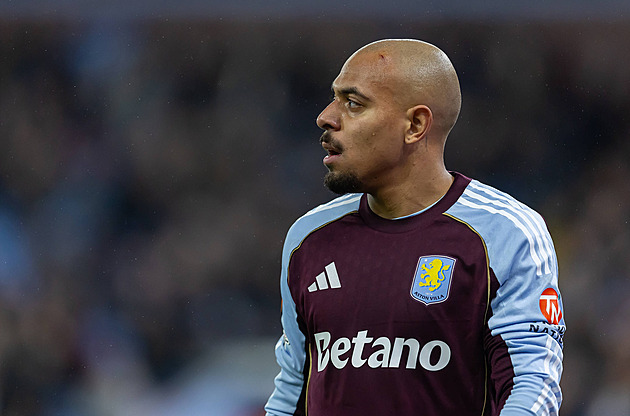 Dostal kelímkem, s krvavým šrámem pak Malen rozhodl. Fandy Bernu krotila policie