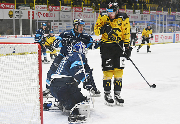 Krev, šití, boule jako Afrika. Hlava se nevešla do helmy, líčí terminátor Jurčík