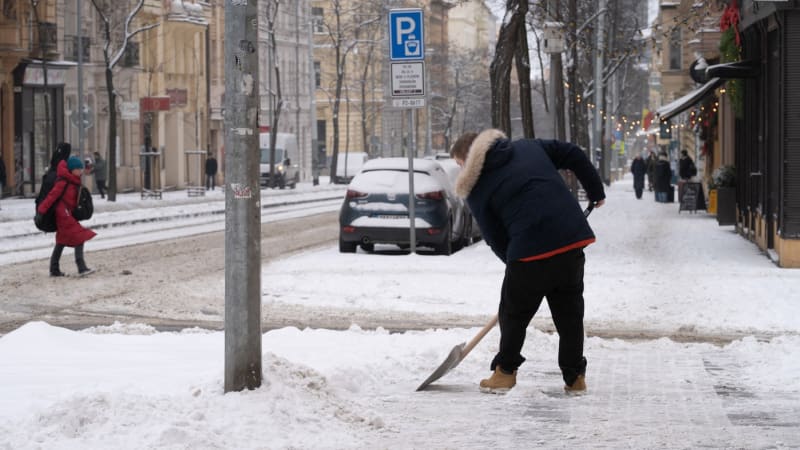 Česko v teplotním rozhraní? Experti vidí dvě možnosti. Prozradili, kdy nížiny zasype sníh
