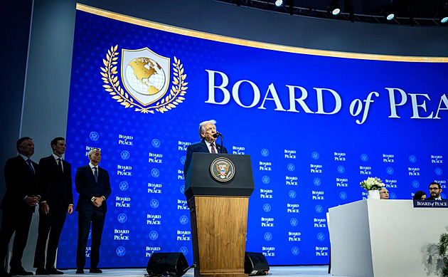 Pyramida s Trumpem na vrcholu. Rada míru poprvé zasedá, jak funguje a co chce?