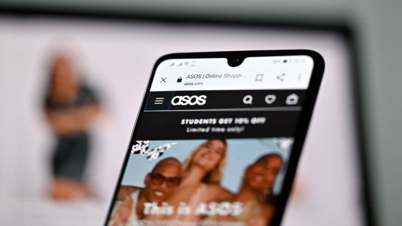 Zemřel spoluzakladatel známé módní značky: Vypadl v Thajsku z balkonu, policie smrt vyšetřuje