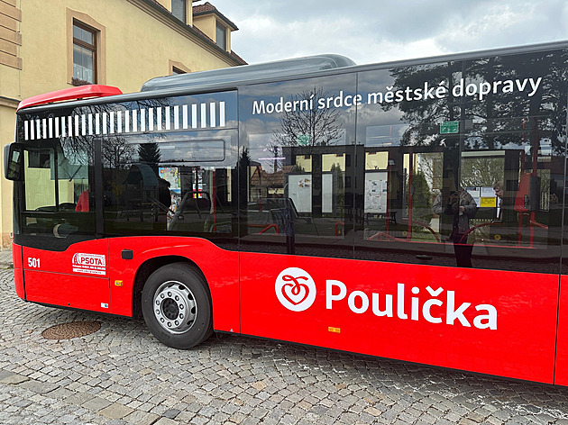 Poulička má úspěch, přesto město po dopravci požaduje pokutu přes 8 milionů