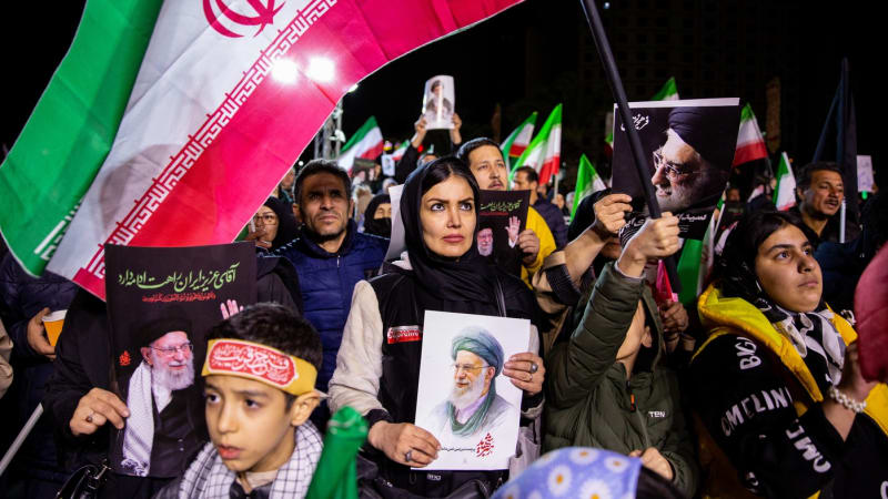 Trumpův útok není žádná výhra. Íránce si bombami na svou stranu nezíská, říká Váchal