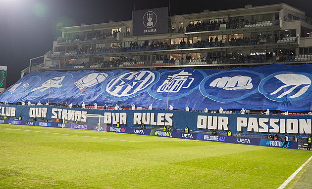 Komplikace expresu Sigmy. Vlak je skoro bez zásuvek, nebude ani slíbený catering