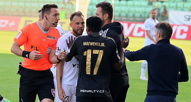 Karvinský klub kvůli šéfovi v nejistotě. V krajním případě mu hrozí vyloučení z ligy