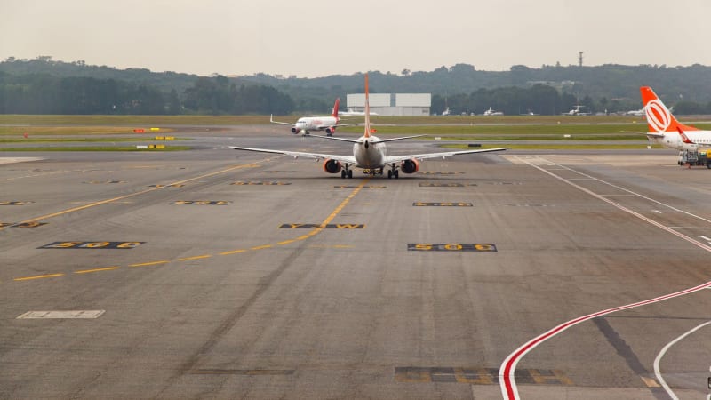 Dramatické záběry ze São Paula: Letadlu při vzletu vzplál motor. Stovky lidí řvali hrůzou