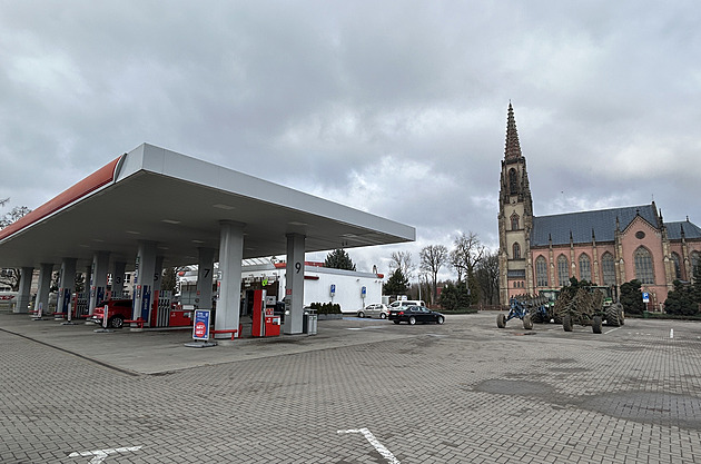 Natankuju jen s nákupem. U polských pump lze ušetřit, zájem Čechů je ale vlažný