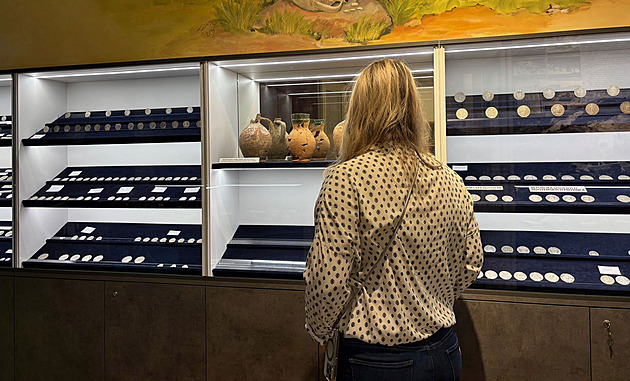 Tajemný stříbrný poklad ve čtyřech džbánech. Městečko vystavuje unikátní nález