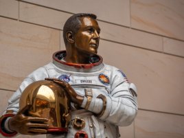 Tito astronauti s českými kořeny jsou slavní, ale u nás se o nich skoro nemluví