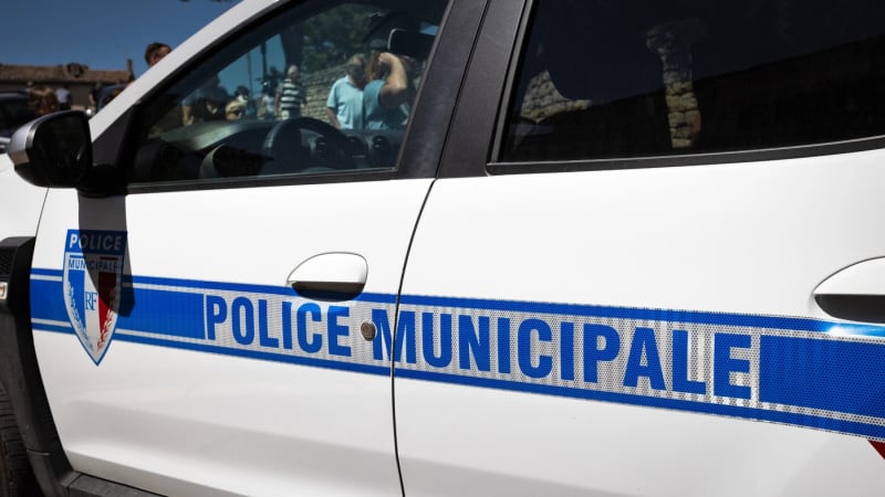 Střelba ve Francii: Sousedku zastřelil přímo na ulici, pak obrátil zbraň proti sobě