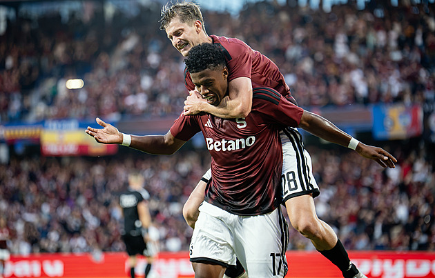 Všichni byli smutní, na klubu jim záleží. Sparťan Macek o náladě i reprezentaci