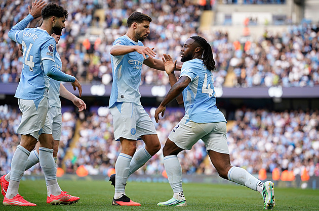 City zvládlo přestřelku, Liverpoolu stačil k výhře jeden gól. United pouze remizovali