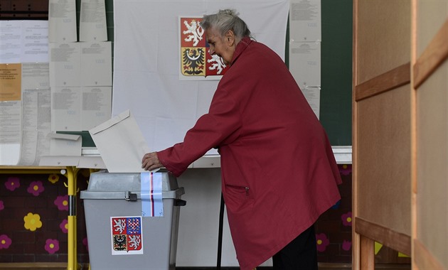 Obyvatelem na týden. Chalupáři si v horách přihlašují bydliště, po volbách mizí