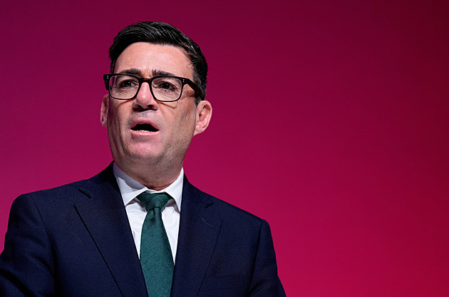 Britský premiér Burnham obvinil íránské revoluční gardy z plánu útoku na základnu